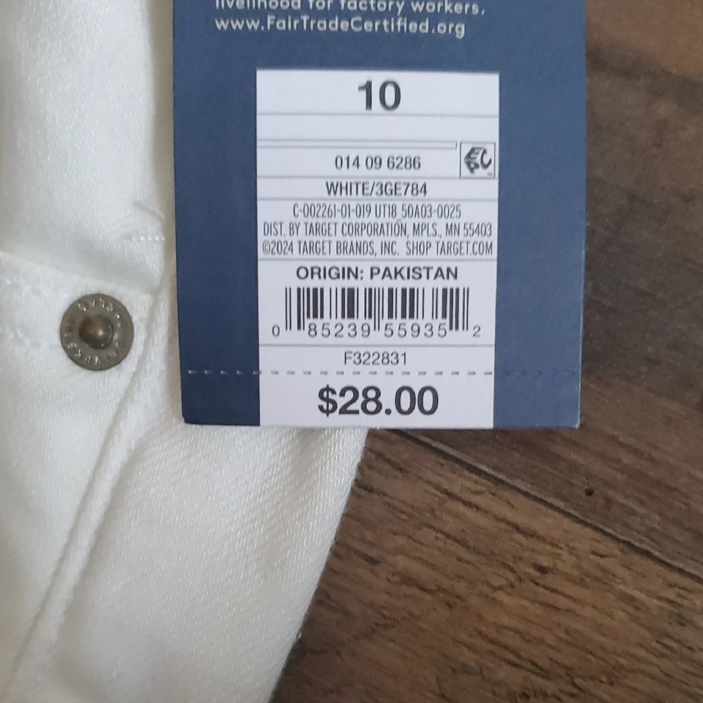 NWT Universal Thread Size 10 White Flare Jeans - Picture 2 of 7